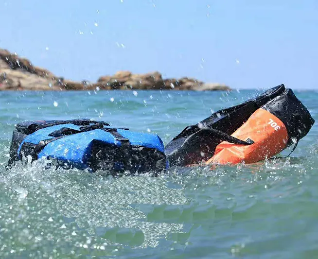 Επιπλέουν οι Dry Bags;