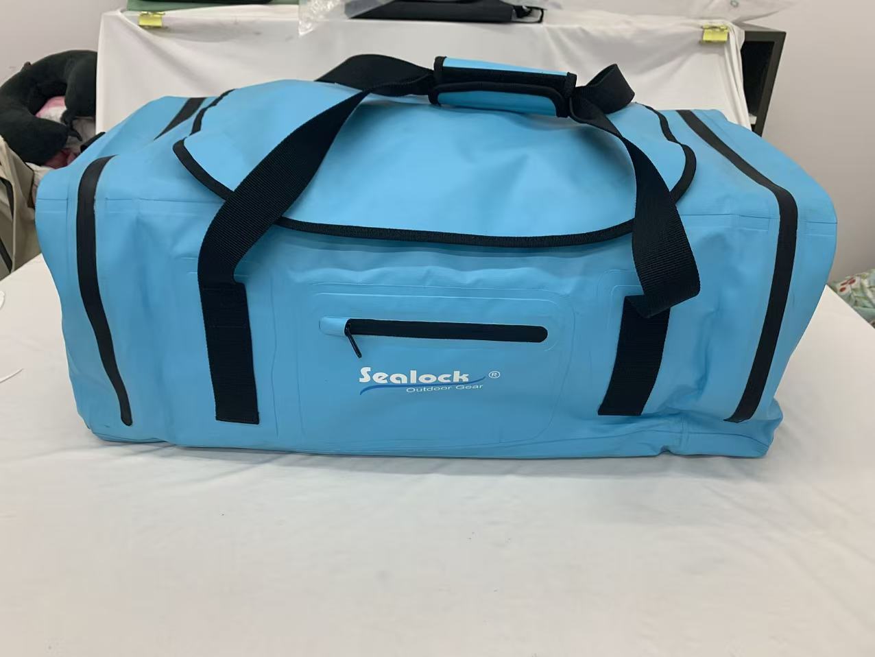 Αδιάβροχη τσάντα Duffel 55L με αεροστεγές φερμουάρ (IPX7)